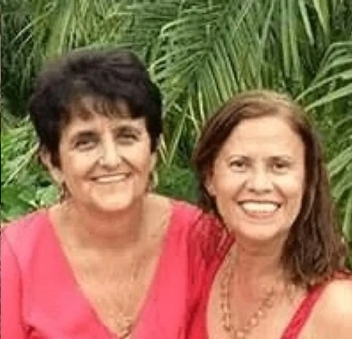Isa Herrera with her mother.